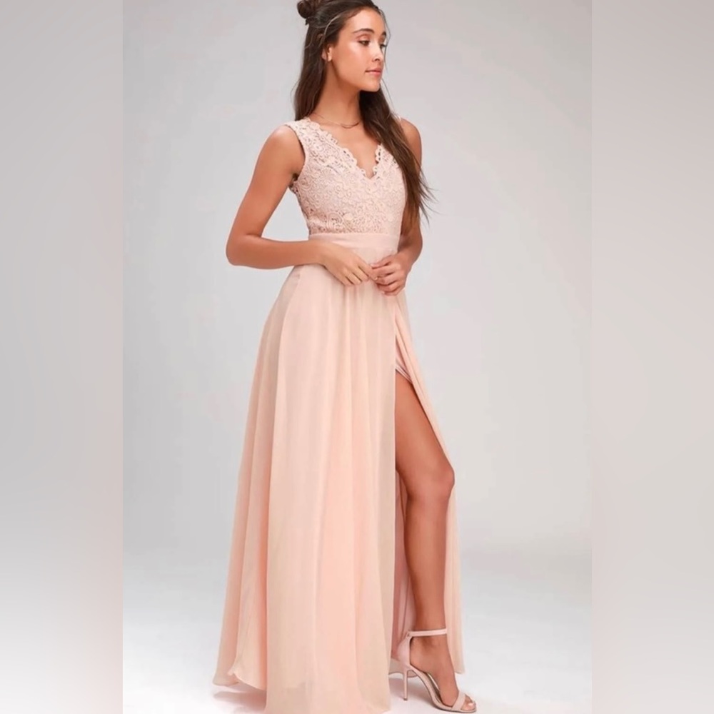 Lulus open back blush maxi dress with lacy top and slit. Tags on size MEDIUM